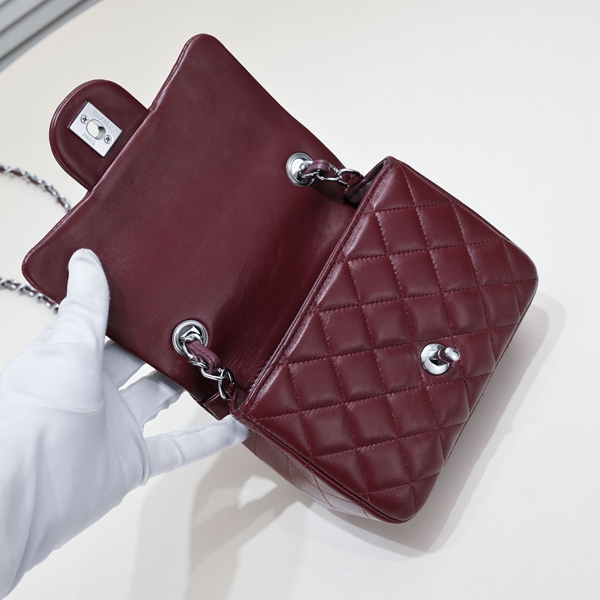 シャネルバッグ角部分ディテール